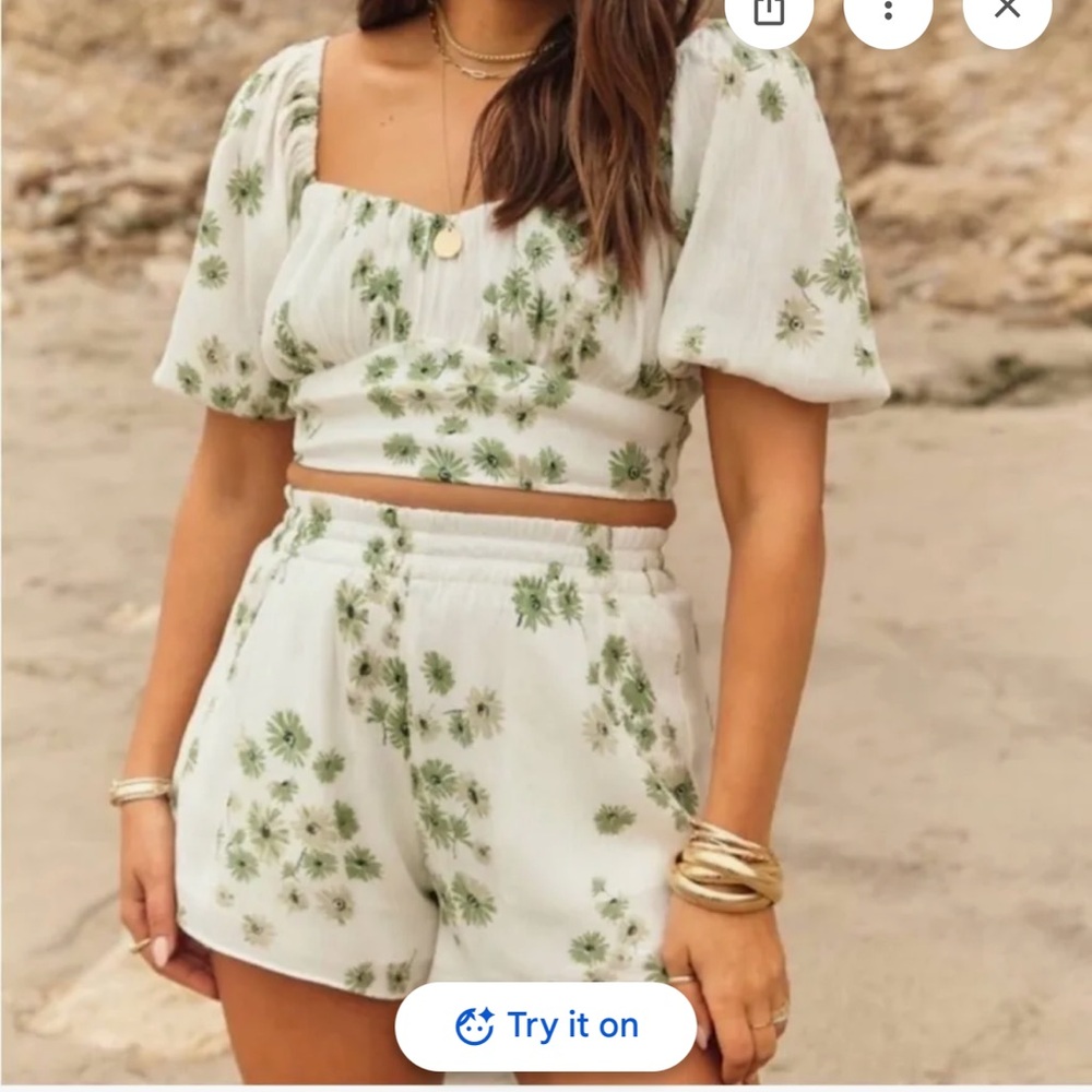 Abercrombie & Fitch Cream Shorts with Green Floral Print